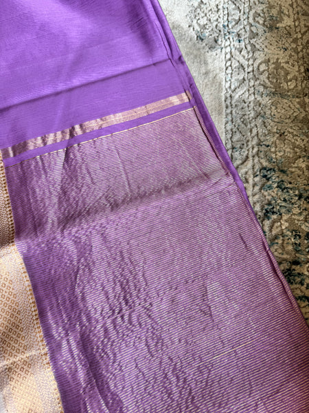 Handwoven Maheshwari Cotton Silk Saree with woven zari border