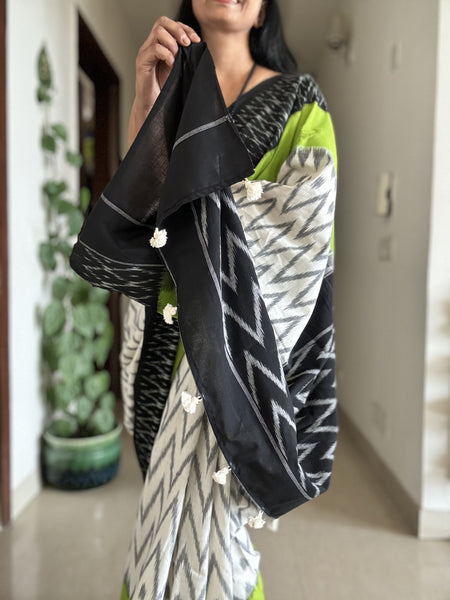 Woven Ikkat Pochampally Cotton saree