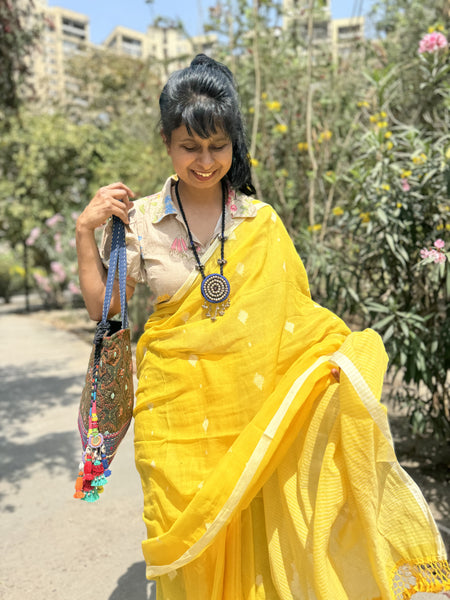 jhilmil - jacquard buta cotton saree
