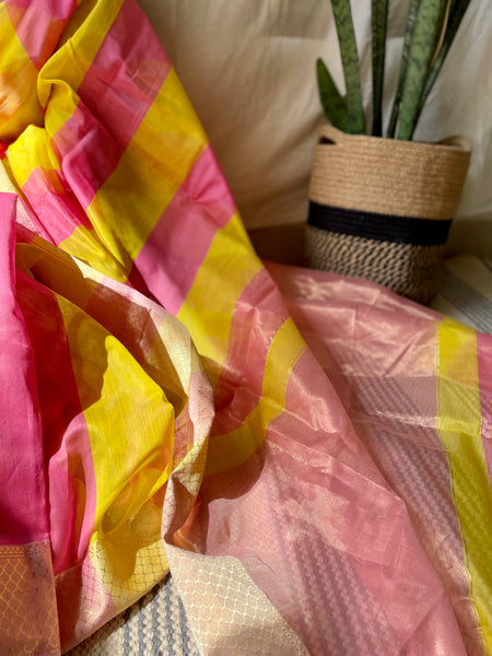 Handwoven Maheshwari Cotton Silk Saree with woven border