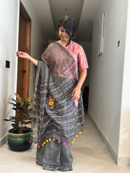 रंगमंच -kalamkari Patchwork Embroidered pallu -  Dark grey kota Doria Saree