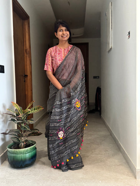रंगमंच -kalamkari Patchwork Embroidered pallu -  Dark grey kota Doria Saree