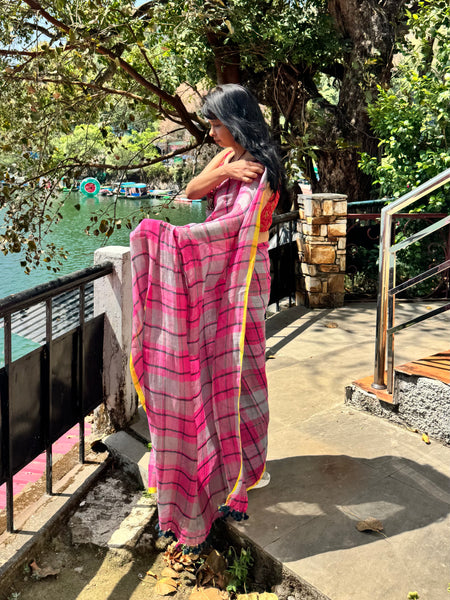 Urban Tana - Handwoven Linen Saree