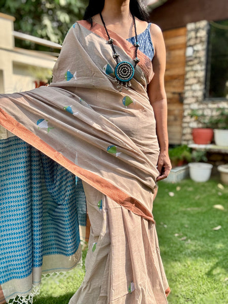 ताना-बाना- Cotton jacquard Jamdani Saree with copper zari border