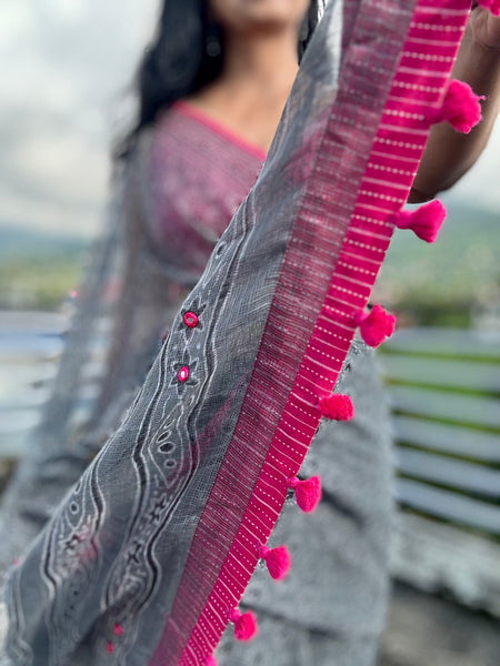 Embroidered pallu & patchwork border- kota doria saree