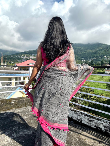 Embroidered pallu & patchwork border- kota doria saree
