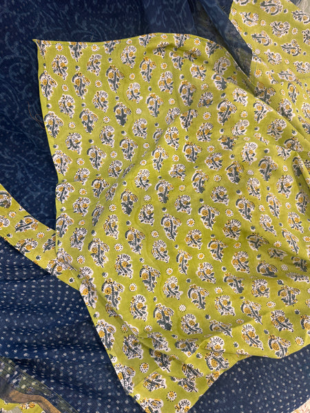 Best Seller Indigo -Embroidered pallu & patchwork border- kota doria sare