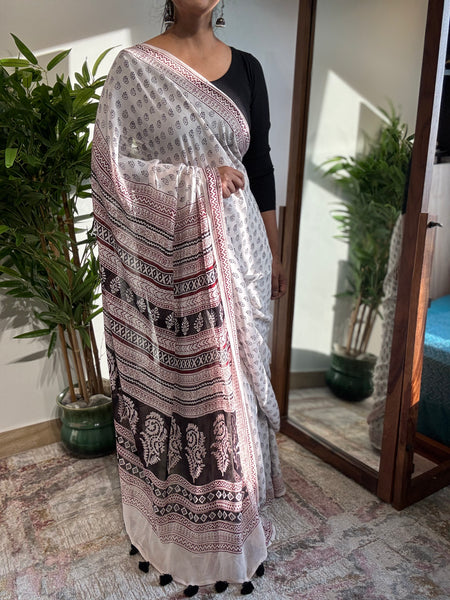 Bagh Naturally Dyed Georgette Saree - white
