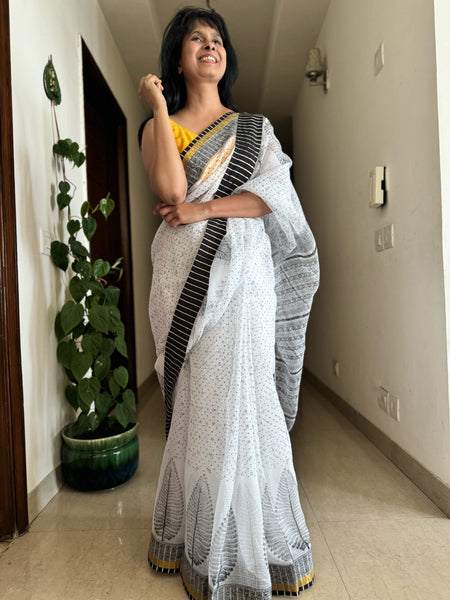 kota doria cotton saree with patchwork border - Lines