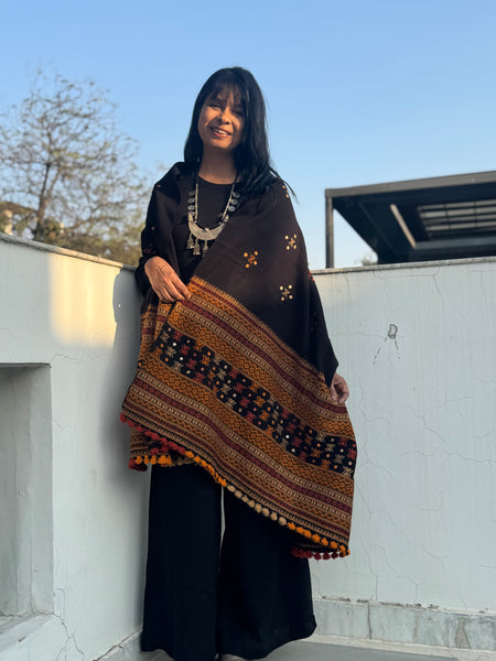 BLACK - KACCHI WOOLEN HANDWOVEN SHAWL - ACRYLIC WOOL