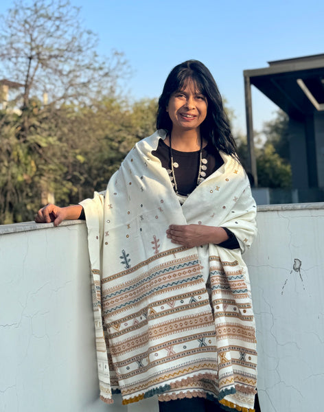 WHITE - KACCHI WOOLEN HANDWOVEN SHAWL - ACRYLIC WOOL