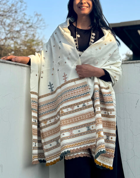 WHITE - KACCHI WOOLEN HANDWOVEN SHAWL - ACRYLIC WOOL