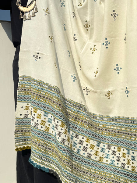 WHITE - KACCHI WOOLEN HANDWOVEN SHAWL - ACRYLIC WOOL