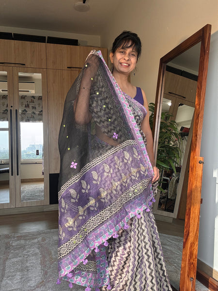 Embroidered pallu & patchwork inside border- kota doria saree