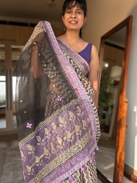Embroidered pallu & patchwork inside border- kota doria saree