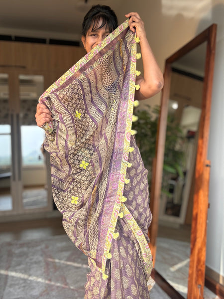 Embroidered pallu & patchwork inside border- kota doria saree