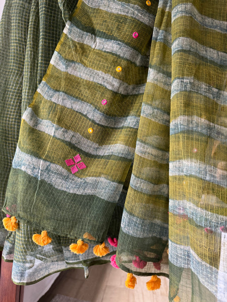 रंगमंच - Embroidered pallu - Green