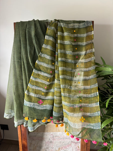 रंगमंच - Embroidered pallu - Green