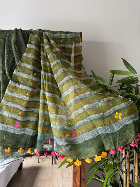 रंगमंच - Embroidered pallu - Green