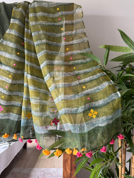 रंगमंच - Embroidered pallu - Green