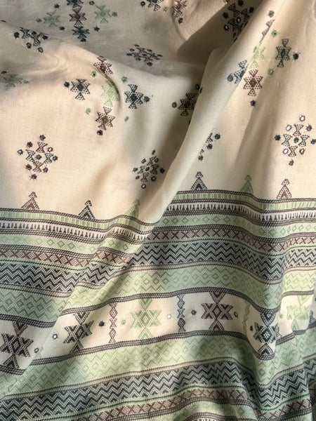 WHITE - KACCHI WOOLEN HANDWOVEN SHAWL - ACRYLIC WOOL