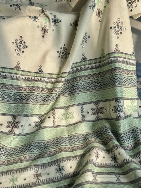 WHITE - KACCHI WOOLEN HANDWOVEN SHAWL - ACRYLIC WOOL