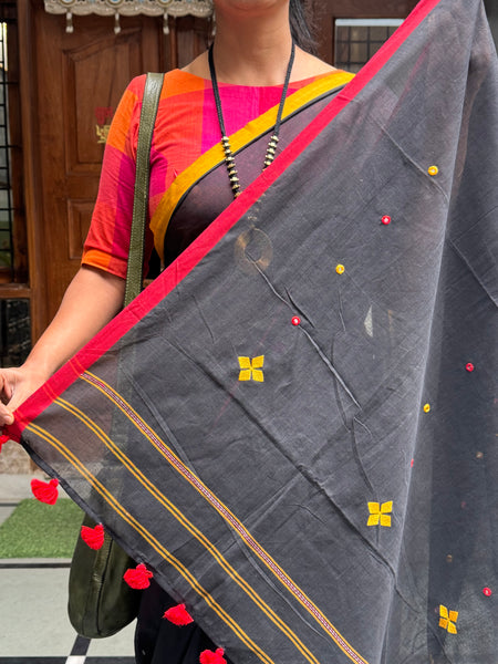 Handloom Pure Cotton Saree With Embroidered Pallu