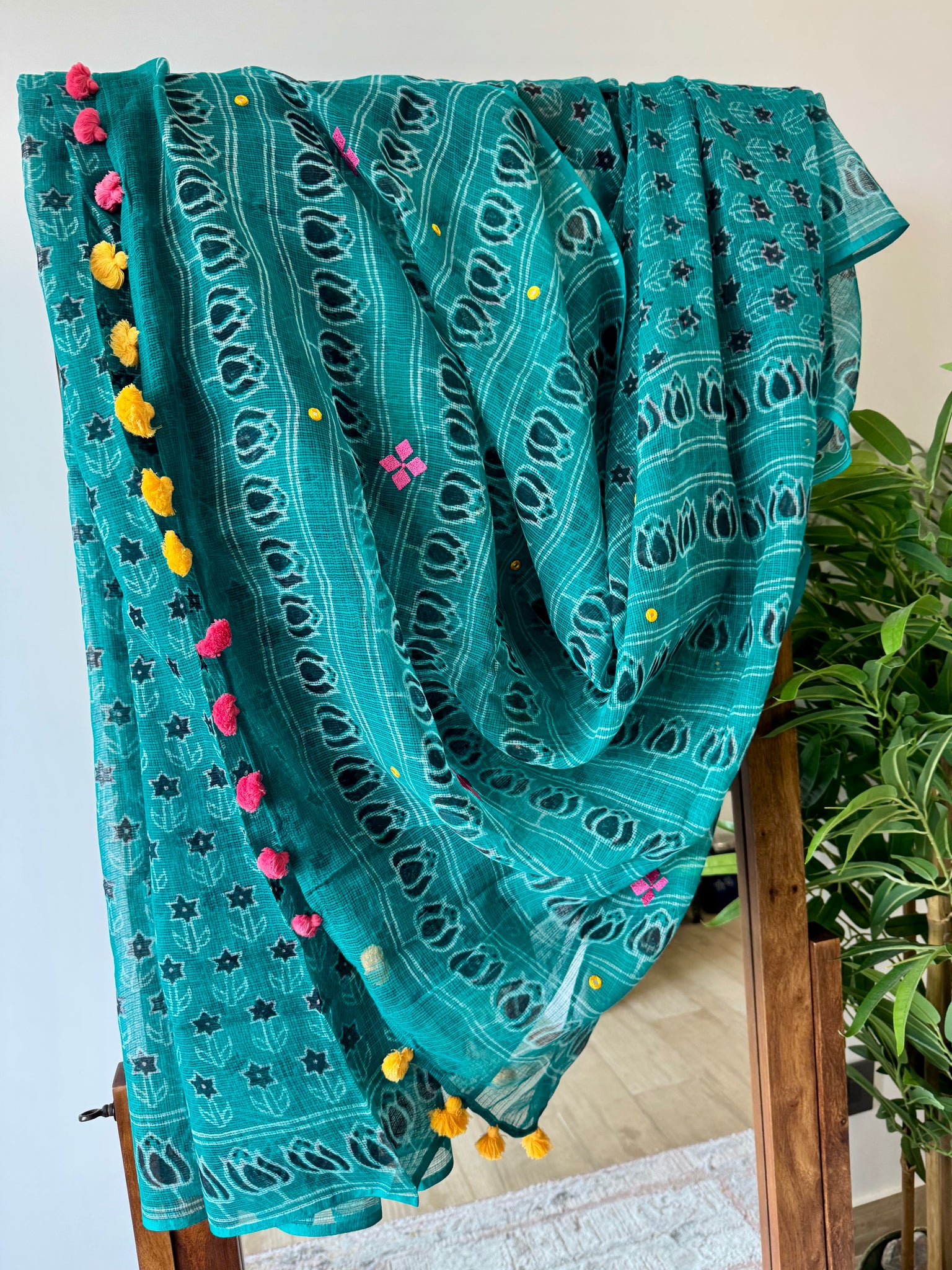 रंगमंच - Embroidered Pallu Kota Saree-  Dark Green