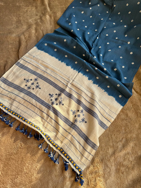 Viraasat - Bhujodi handwoven organic kala cotton stole