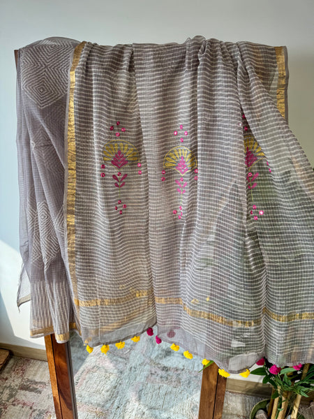 रंगमंच -Embroidered Pallu Kota Saree- Light Grey