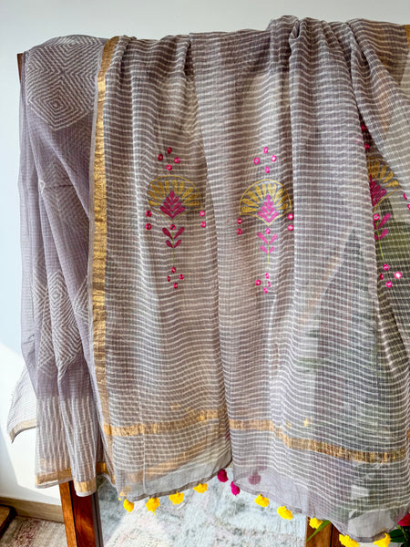 रंगमंच -Embroidered Pallu Kota Saree- Light Grey