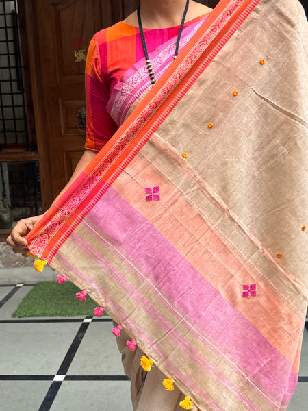 Woven Border Handloom Pure Cotton Saree With Embroidered Pallu
