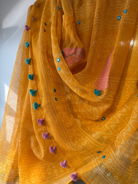 रंगमंच - Embroidered Pallu Kota Saree- Dark Yellow